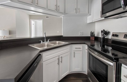 Sunbeam Apartment | Landing at Timberwalk at Mandarin - 2 Bedrooms .