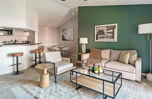 Sunbeam Apartment | Landing at Timberwalk at Mandarin - 2 Bedrooms .