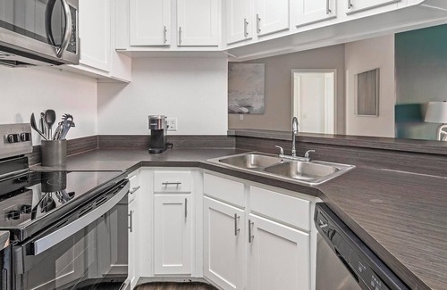 Sunbeam Apartment | Landing at Timberwalk at Mandarin - 2 Bedrooms .