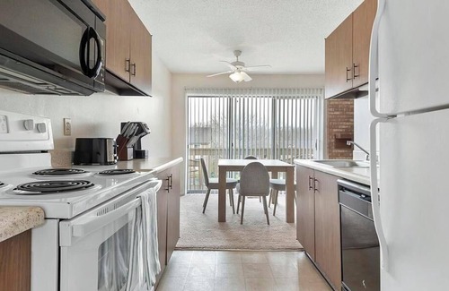 Ballwin Apartment | Landing at Waterford Manors - 2 Bedrooms in Valley Park