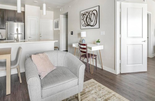 Katy Apartment | Landing | Beautiful 1BD, Courtyard, Gym
