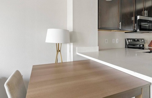 Katy Apartment | Landing | Beautiful 1BD, Courtyard, Gym