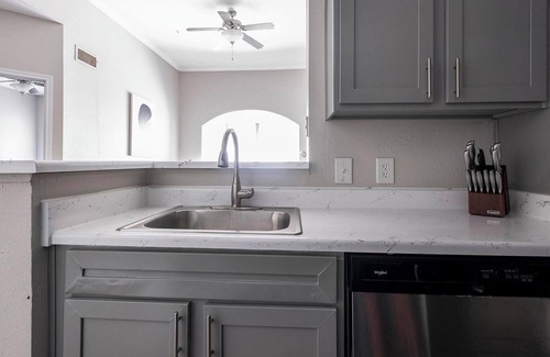 Briarforest Apartment | Landing | Beautiful 1BD, Gym, Pool