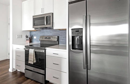 Austin Apartment | Landing | Beautiful 1BD, Pool, Clubhouse