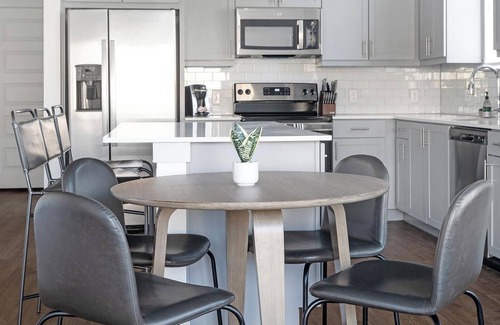 Austin Apartment | Landing | Beautiful 2BD, Clubhouse, Yoga Studio