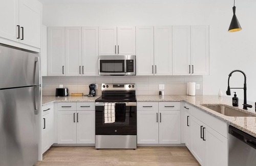 Denton Apartment | Landing | Beautiful Studio, Gym