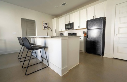 Charlotte Apartment | Landing | Chic 1BD, Clubhouse, Gym