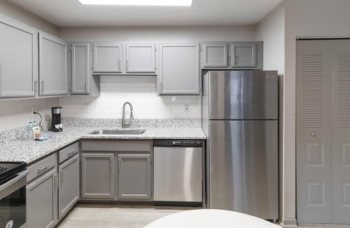 Huntsville Apartment | Landing | Chic 1BD, Pool, Clubhouse