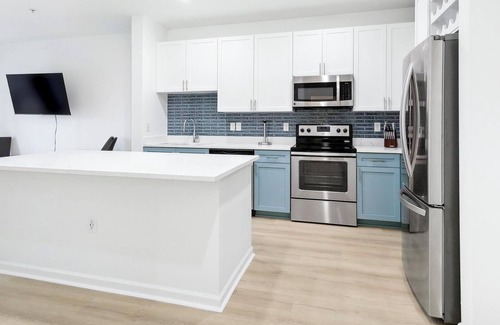 Eden Apartment | Landing | Chic 1BD, Pool, Clubhouse