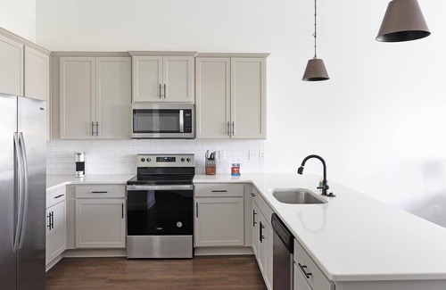 Athens Apartment | Landing | Chic 2BD, Clubhouse, Gym