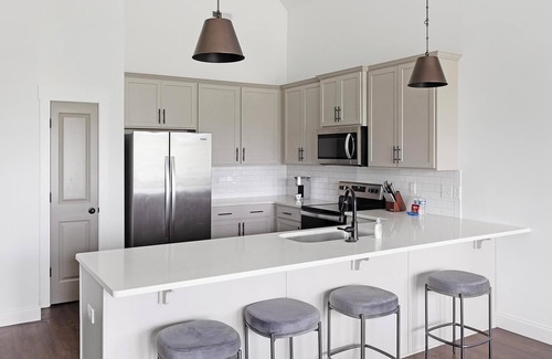Athens Apartment | Landing | Chic 2BD, Clubhouse, Gym