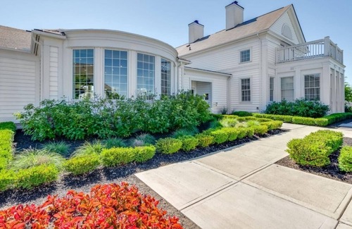 Canal Winchester Apartment | Landing | Chic 2BD, Gym, Clubhouse