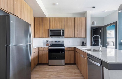 Buda Apartment | Landing | Chic 2BD in Brooks Crossing