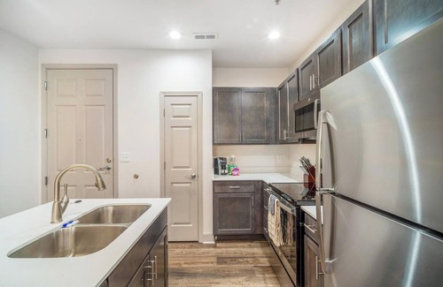 Corryville Apartment | Landing | Incredible 1BD, Pool, Gym