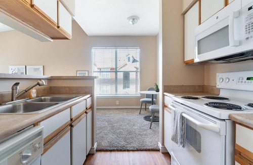 Fort Worth Apartment | Landing | Incredible 1BD, Gym, Rooftop Lounge