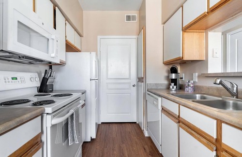 Fort Worth Apartment | Landing | Incredible 1BD, Gym, Rooftop Lounge