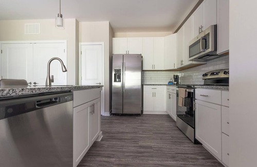 Huntersville Apartment | Landing | Incredible 1BD, Gym, Clubhouse