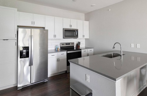 Madison Apartment | Landing | Incredible 1BD, Pool, Gym