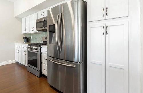 Little Italy Apartment | Landing | Incredible 2BD, Gym