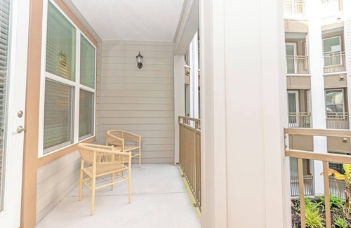 San Marco Apartment | Landing | Incredible 1BD, Pool, Gym