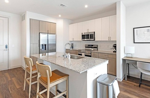 Fate Apartment | Landing | Modern 1BD, Clubhouse, Gym