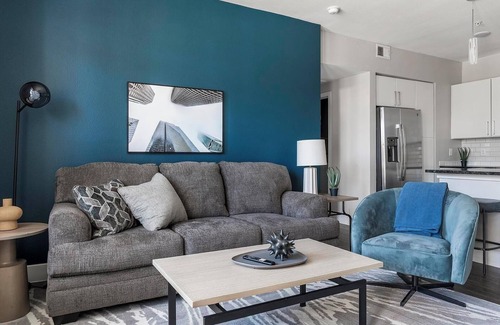 Allen Apartment | Landing | Modern 1BD, Game Room, Gym