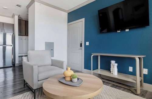 Manor Apartment | Landing | Modern 1BD, Pool, Clubhouse