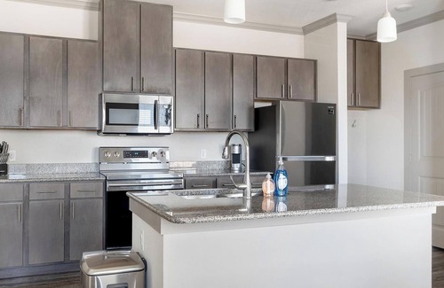 Manor Apartment | Landing | Modern 1BD, Pool, Clubhouse
