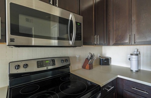 Katy Apartment | Landing | Modern 1BD, Pool, Clubhouse
