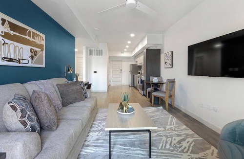 North Mountain Apartment | Landing | Modern 1BD, Pool, Gym