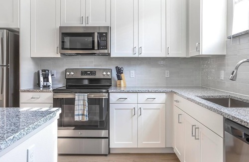 Tarrant County Apartment | Landing | Modern 2BD, Pool, Yoga Studio