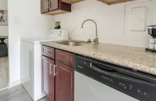 Greenbelt Apartment | Landing | Modern 2BD, Pool, Gym