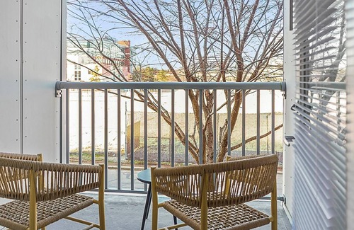 Downtown Indianapolis Apartment | Landing | Spectacular Studio, Pool, Rooftop Lounge