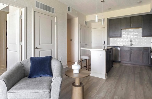 Palmetto Apartment | Landing | Spectacular 1BD, Yoga Studio, Gym