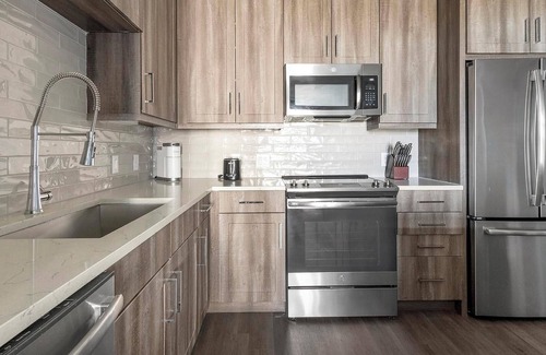 Katy Apartment | Landing | Spectacular 1BD, Game Room, Courtyard