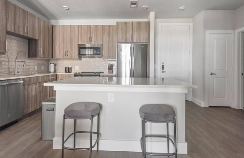 Katy Apartment | Landing | Spectacular 1BD, Game Room, Courtyard