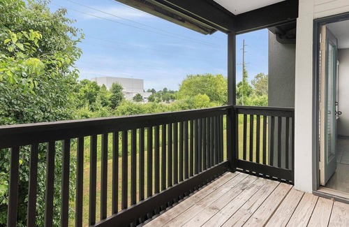 Huntsville Apartment | Landing | Spectacular 1BD, Gym, Pool