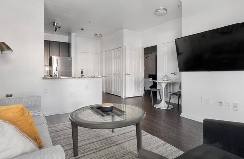 Austin Apartment | Landing | Stunning 1BD, Pool, Gym