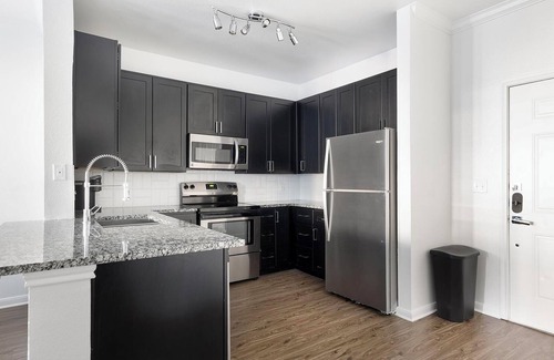 Austin Apartment | Landing | Stunning 1BD, Pool, Gym
