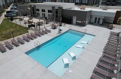Cartersburg Apartment | Landing | Stunning 2BD, Gym, Courtyard