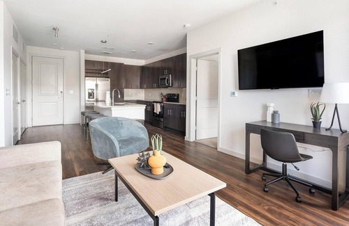 Wetmore Apartment | Landing | Stunning 2BD, Game Room, Courtyard