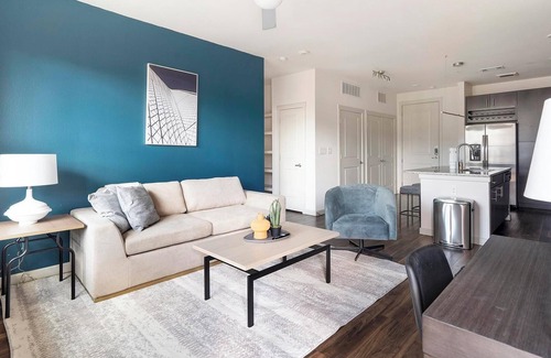 Wetmore Apartment | Landing | Stunning 2BD, Game Room, Courtyard