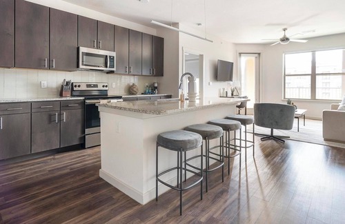 Wetmore Apartment | Landing | Stunning 2BD, Game Room, Courtyard