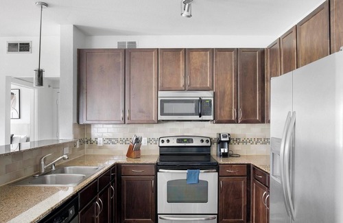 Park Central Apartment | Landing | Stunning 2BD, Clubhouse, Gym