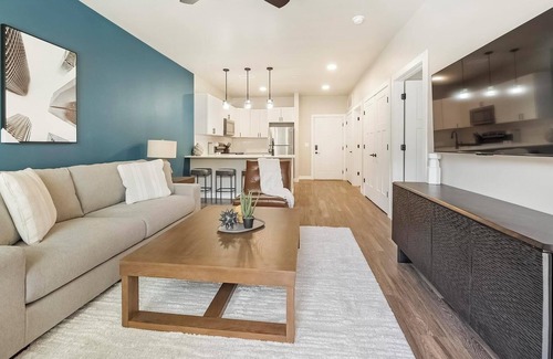 Goodyear Apartment | Landing | Stylish 1BD, Clubhouse