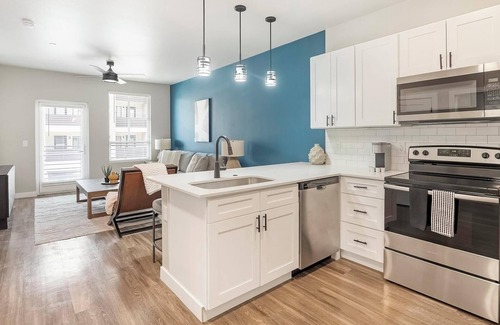 Goodyear Apartment | Landing | Stylish 1BD, Clubhouse