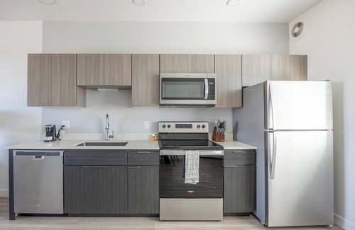 Goodyear Apartment | Landing | Stylish 1BD, Clubhouse, Courtyard