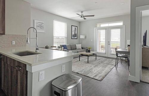 Katy Apartment | Landing | Stylish 1BD, Pool, Game Room