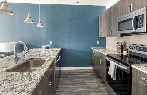 McKinney Apartment | Landing | Stylish 1BD, Pool, Gym