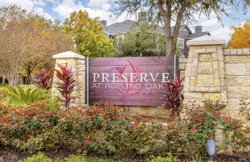 McNeil Apartment | Landing | Stylish 1BD, Pool, Clubhouse